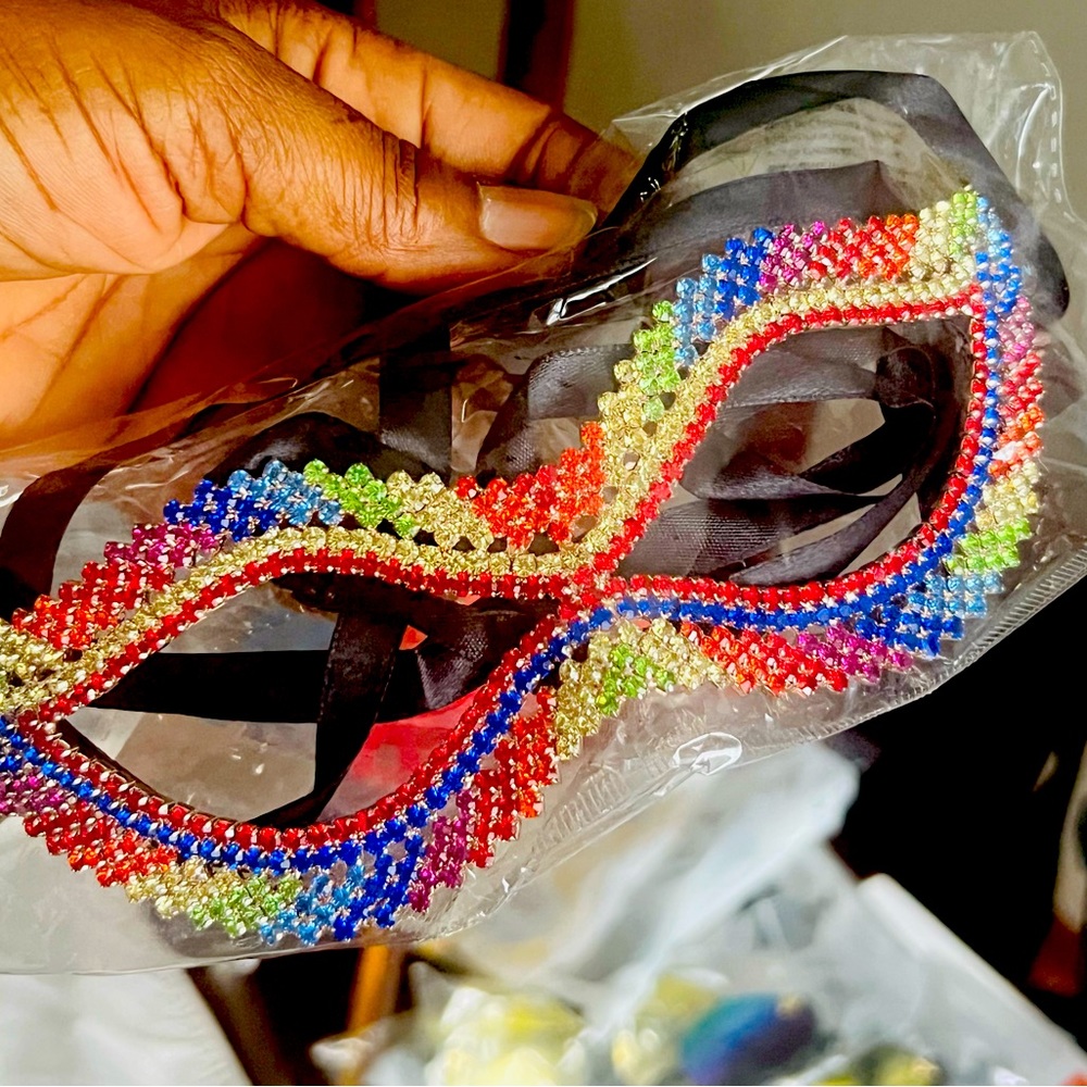 Rhinestone Mask and Tie Set